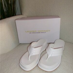 PRINCESS POLLY WHITE PLATFORM FLIP FLOP SANDALS SIZE 7